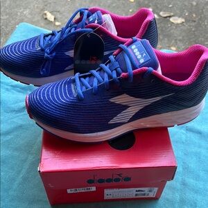Diadora Women's Blue and Pink Running Shoes